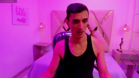 Snapshot of felipefriendly chatting on 07-20-26, 12:18 FELIPE online show from 07-20-26, 12:18