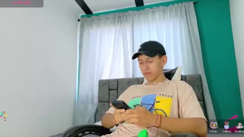 Snapshot of felipehotgonzalez chatting on 11-24-25, 01:00 felipehotgonzalez online show from 11-24-25, 01:00