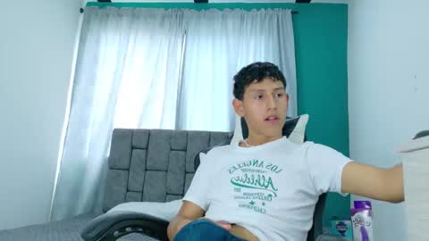 Snapshot of felipehotgonzalez chatting on 11-28-25, 06:10 felipehotgonzalez online show from 11-28-25, 06:10