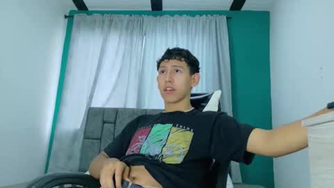 Snapshot of felipehotgonzalez chatting on 11-30-25, 12:31 felipehotgonzalez online show from 11-30-25, 12:31