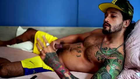 Felix Candela  online show from 02-23-25, 02:46