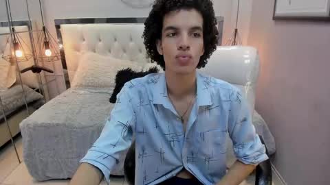 Snapshot of felix_haze chatting on 05-19-26, 05:41 FELIPE online show from 05-19-26, 05:41