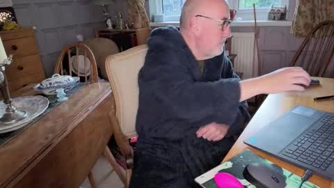 Adam online show from 10-27-25, 07:23