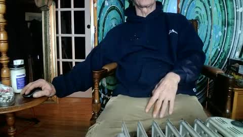 Snapshot of fellatioauto chatting on 01-19-25, 03:18 hungnsexy online show from 01-19-25, 03:18