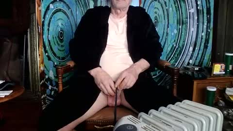 Snapshot of fellatioauto chatting on 01-22-25, 11:32 hungnsexy online show from 01-22-25, 11:32