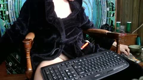 Snapshot of fellatioauto chatting on 02-08-25, 05:18 hungnsexy online show from 02-08-25, 05:18