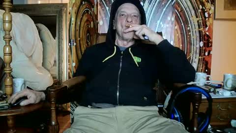 Snapshot of fellatioauto chatting on 02-22-25, 06:39 hungnsexy online show from 02-22-25, 06:39