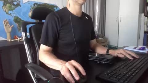 Snapshot of femdomsubby chatting on 12-13-24, 04:00 femdomsubby online show from 12-13-24, 04:00