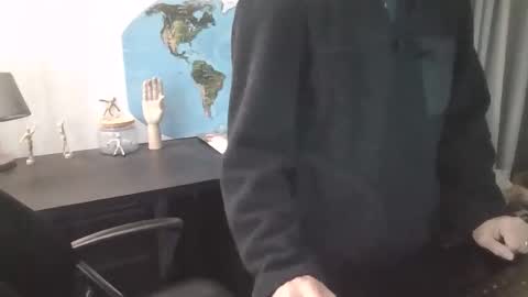 Snapshot of femdomsubby chatting on 10-31-25, 06:47 femdomsubby online show from 10-31-25, 06:47