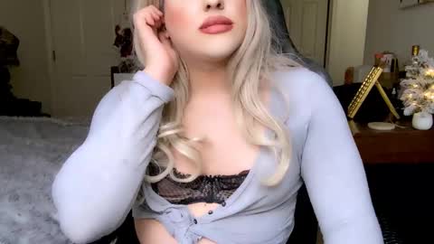 Snapshot of femgirl99 chatting on 12-16-24, 08:26 this is justice tricia a bigelow. she was fucking my husband tom girardi online show from 12-16-24, 08:26