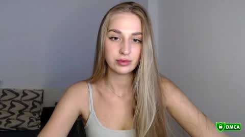 Femke online show from 05-25-26, 07:09
