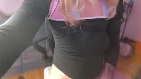 femme_mystique online show from 11-14-25, 09:52