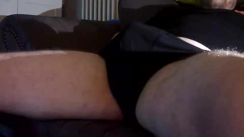 Snapshot of fenderjaguar667 chatting on 06-10-26, 10:19 fenderjaguar667 online show from 06-10-26, 10:19