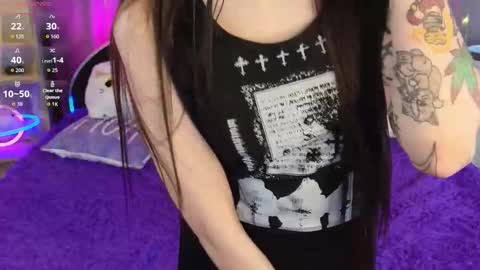 Fenilea online show from 12-15-25, 08:35