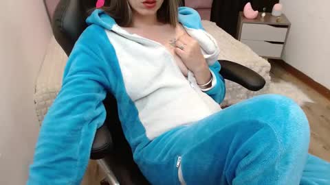 Alejandra online show from 02-20-25, 08:28