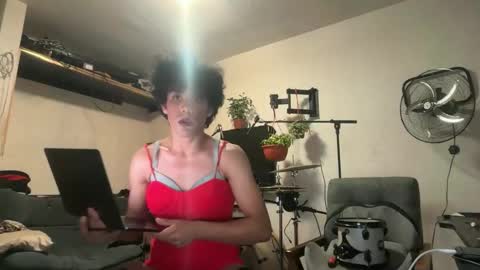 Snapshot of fer92400 chatting on 05-28-26, 09:39 fer92400 online show from 05-28-26, 09:39