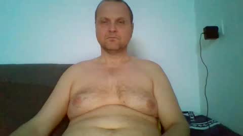 Snapshot of ferkooo111 chatting on 02-25-26, 04:44 Dorotheo online show from 02-25-26, 04:44