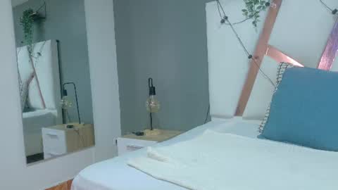FERNANDA BROWN  online show from 07-05-26, 12:01