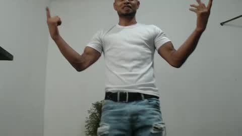 Snapshot of fernandez_latinblack chatting on 01-06-25, 12:27 fernandez_latinblack online show from 01-06-25, 12:27