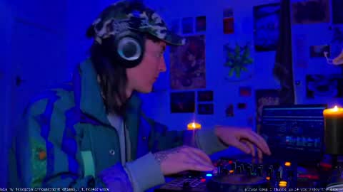 Fern next stream 430pm Monday PST online show from 08-09-26, 11:37