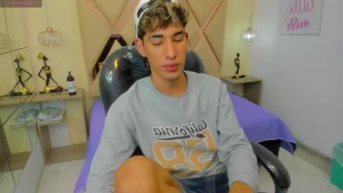 FER PHOENIX online show from 11-11-25, 03:17