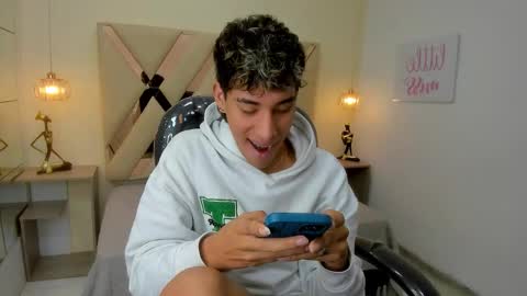 FER PHOENIX online show from 03-06-26, 04:09