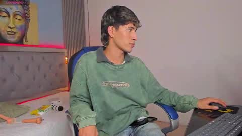 FER PHOENIX online show from 03-30-26, 04:24