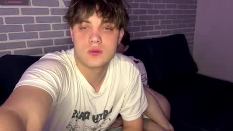 Tina and Tomas online show from 11-24-25, 02:28