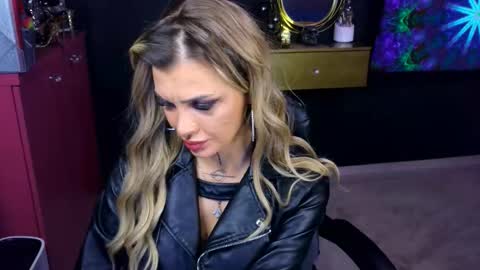 Sarah online show from 10-20-25, 08:09