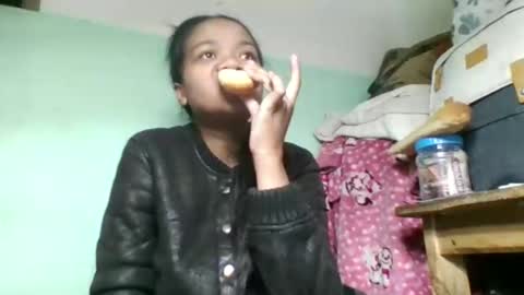 Snapshot of fetranialdy chatting on 10-06-25, 04:21 fetranialdy online show from 10-06-25, 04:21