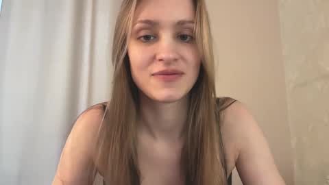 Snapshot of fflloowweerr chatting on 02-22-25, 08:29 Lisa online show from 02-22-25, 08:29