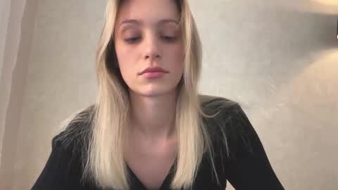 Snapshot of fflloowweerr chatting on 12-01-25, 07:13 Lisa online show from 12-01-25, 07:13