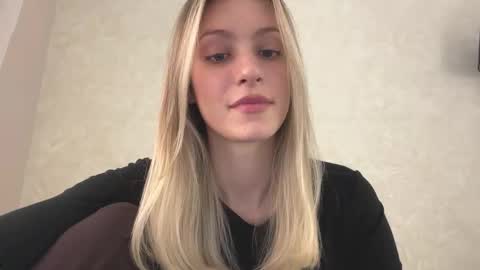 Snapshot of fflloowweerr chatting on 12-05-25, 07:06 Lisa online show from 12-05-25, 07:06