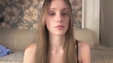 Snapshot of fflloowweerr chatting on 02-19-26, 08:21 Lisa online show from 02-19-26, 08:21