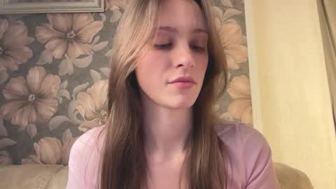 Snapshot of fflloowweerr chatting on 03-02-26, 10:22 Lisa online show from 03-02-26, 10:22