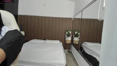 Freyja  online show from 10-30-25, 04:30