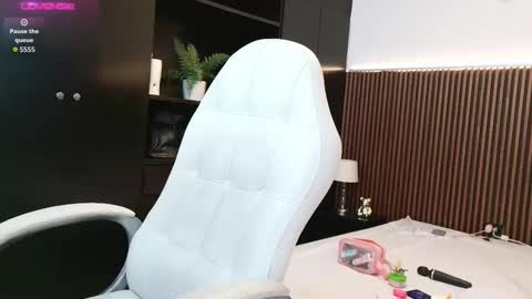 Freyja  online show from 02-10-26, 04:22