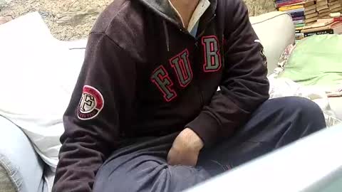 Snapshot of fidelio89 chatting on 02-06-25, 09:32 Fid online show from 02-06-25, 09:32