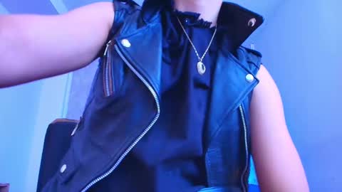   online show from 12-04-25, 07:33