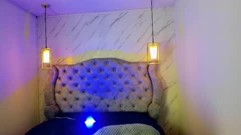   online show from 06-05-26, 12:00