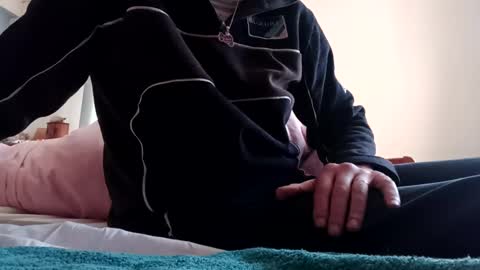 fifi010203 online show from 02-16-25, 08:21