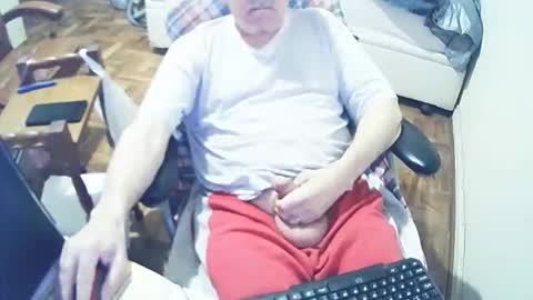 Snapshot of filhober chatting on 09-17-25, 02:13 filhober online show from 09-17-25, 02:13