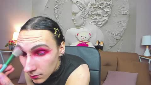 Honey Ill be waiting for you Tue Wed Thu Fri Sat Sun 10am-5pm online show from 01-19-25, 10:06