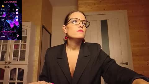 Lady online show from 10-24-25, 10:00