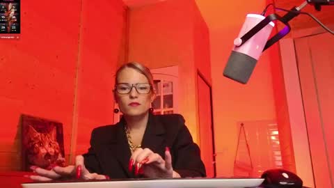 Lady online show from 04-15-26, 07:58