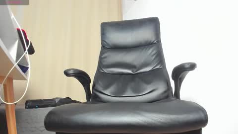 Snapshot of findomguyxxx chatting on 10-02-25, 01:29 FindomGuyXXX online show from 10-02-25, 01:29