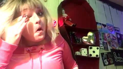 Snapshot of findommefoxi chatting on 01-15-25, 02:27 findommefoxi online show from 01-15-25, 02:27