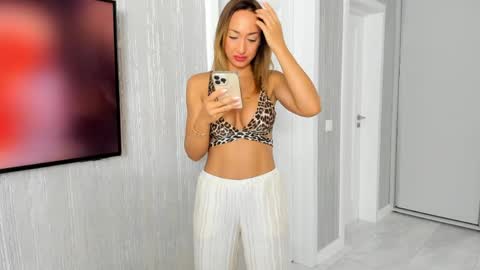 FinestChantilly online show from 04-10-26, 06:07