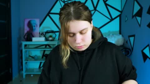 Snapshot of fioramarmoris chatting on 12-28-24, 05:12 fiora online show from 12-28-24, 05:12