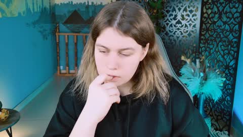 Snapshot of fioramarmoris chatting on 12-30-24, 05:15 fiora online show from 12-30-24, 05:15